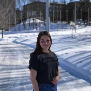 Meet your Posher, Amylia